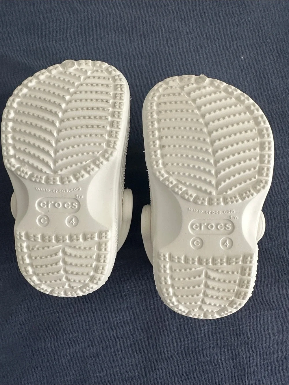 CROCS Baby Classic Clog in White Size 4